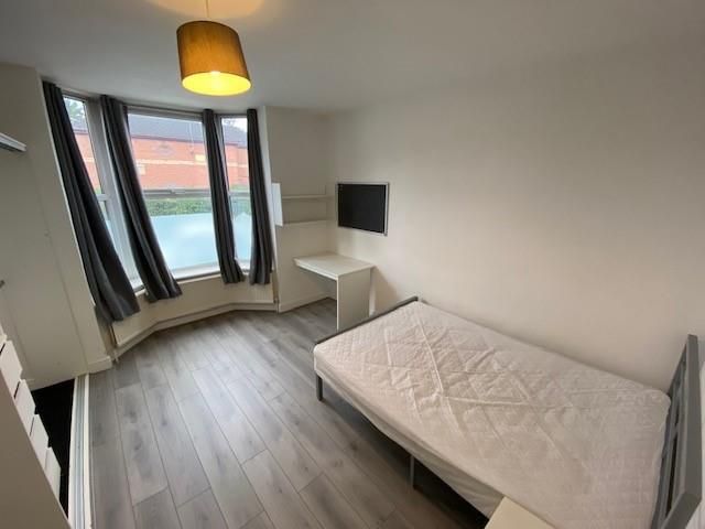 Property photo 3 of 21 Bedroom 1