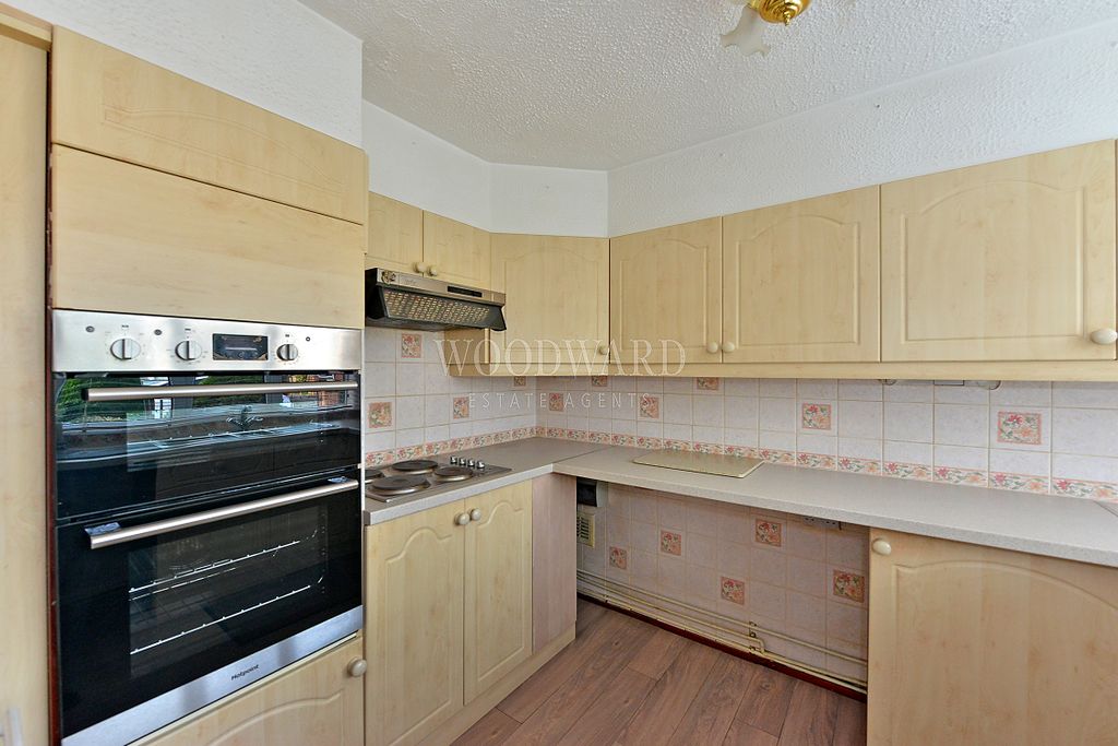 Property photo 3 of 12 Kitchen