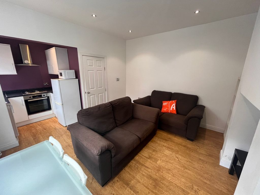 Property photo 2 of 13 Picture No. 02