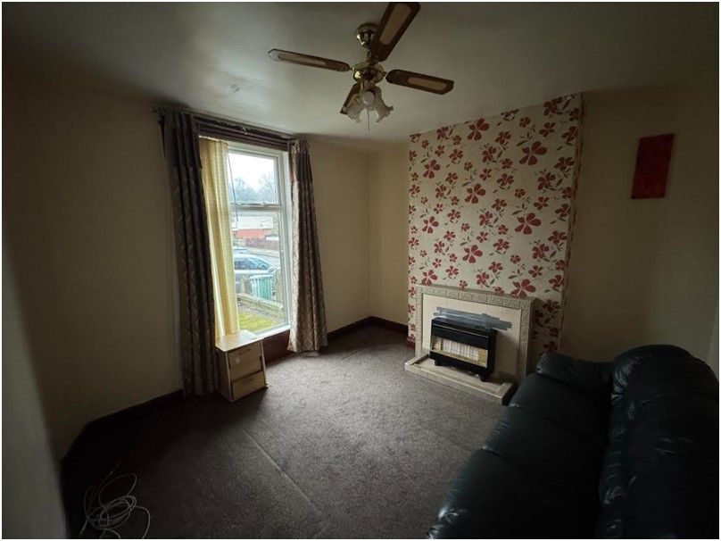 Property photo 2 of 7 Living Room