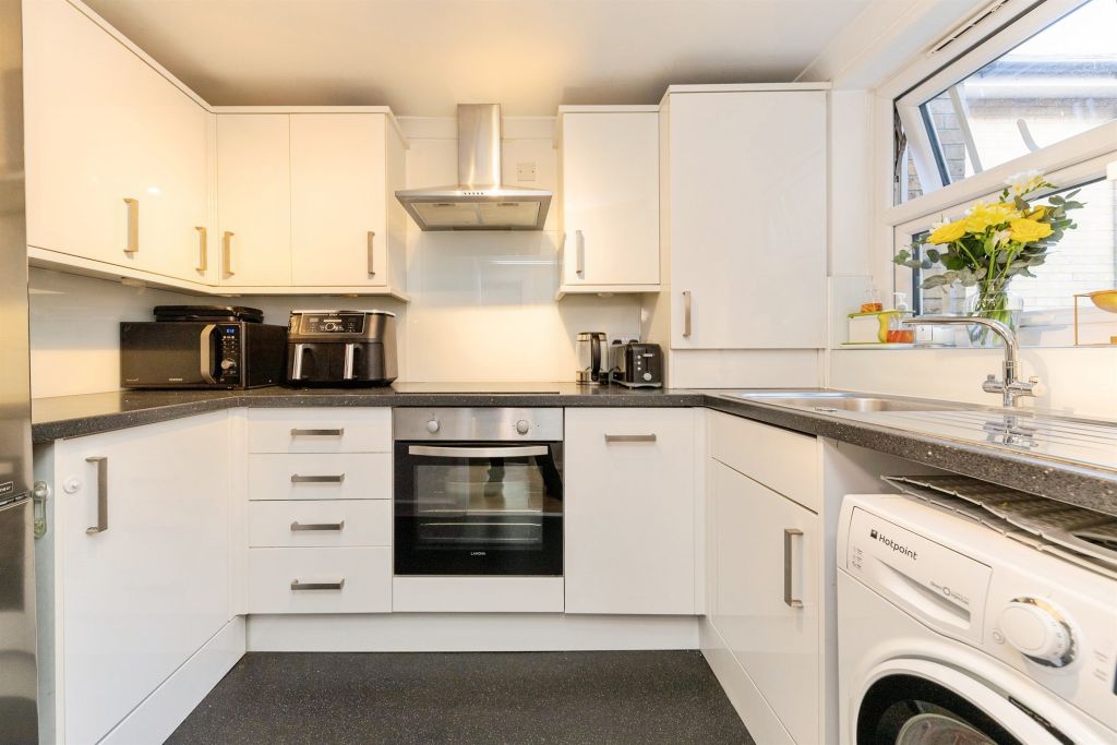 Property photo 3 of 16