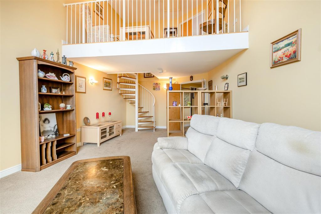 Property photo 2 of 25 8659196-Interior12.Jpg