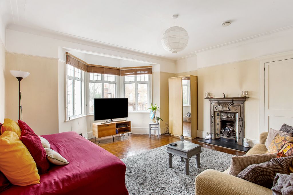 Property photo 2 of 8 First_Floor_Flat_128