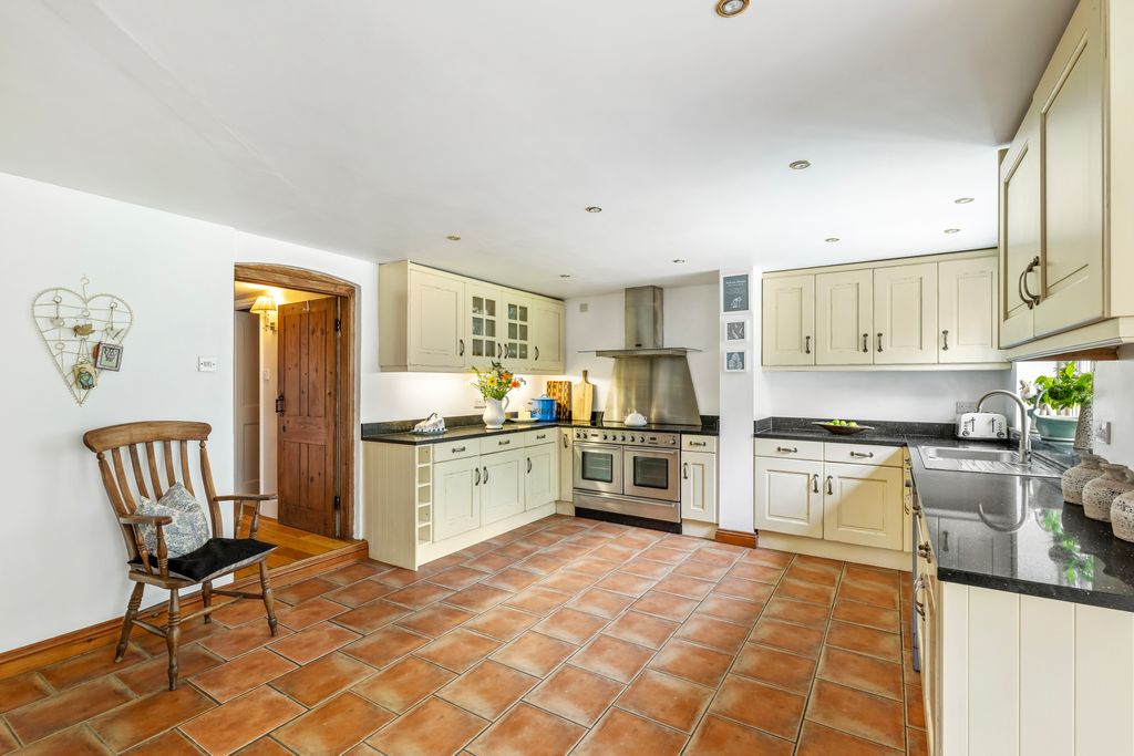 Property photo 3 of 30 64