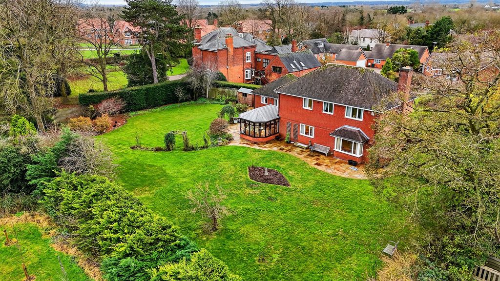 Property photo 2 of 28