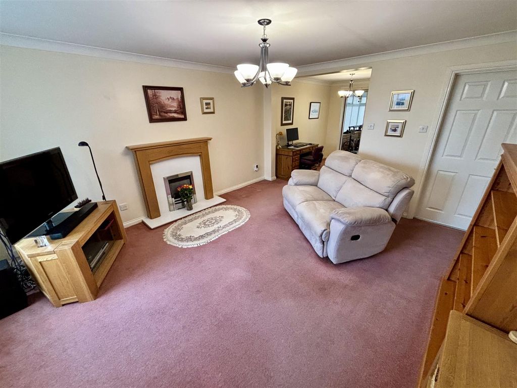 Property photo 2 of 19 Living Room