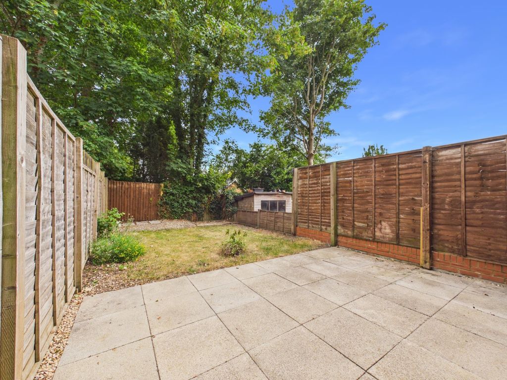 Property photo 2 of 17 Garden