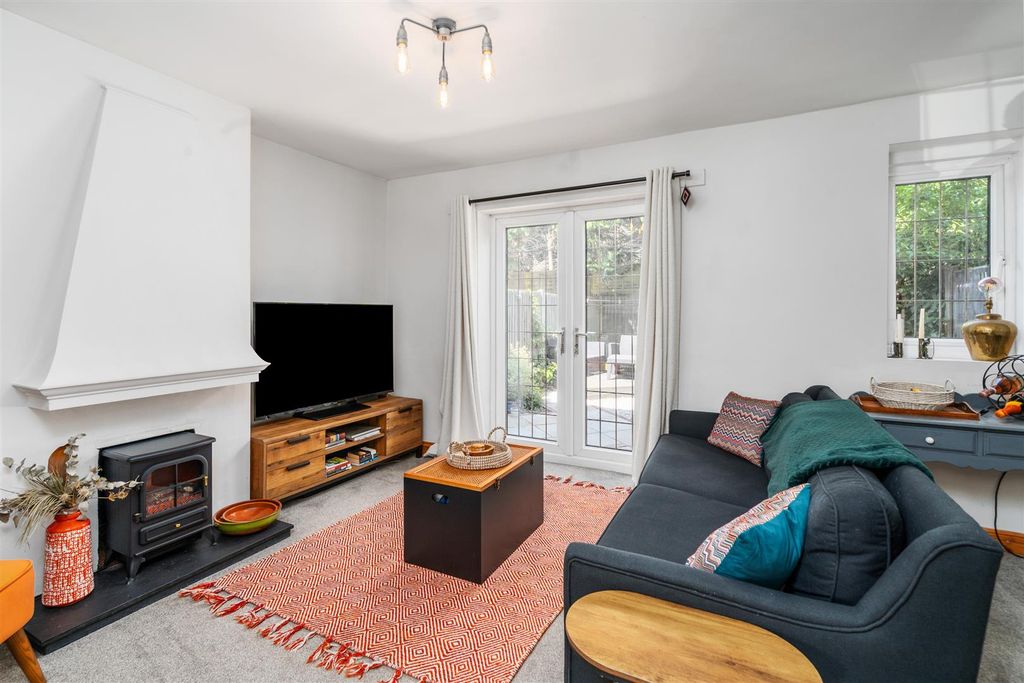 Property photo 2 of 12 3 Copt Heath Croft, Knowle_3.Jpg