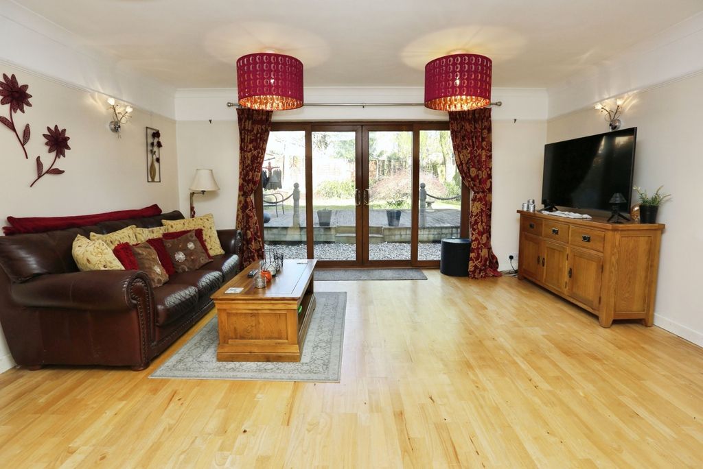 Property photo 2 of 13 Photo