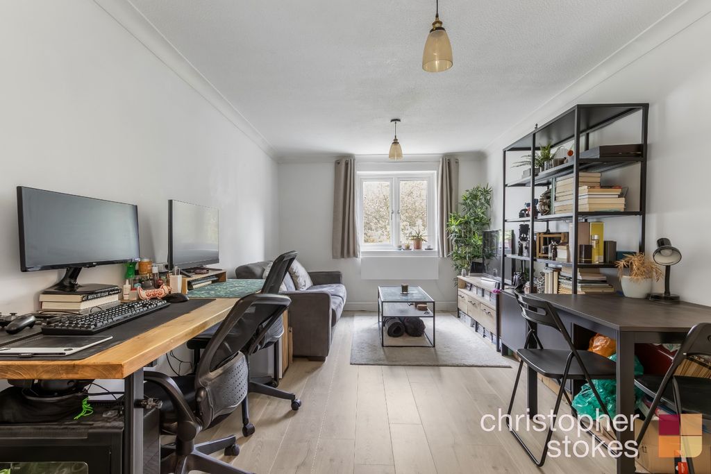 Property photo 2 of 14 4927383