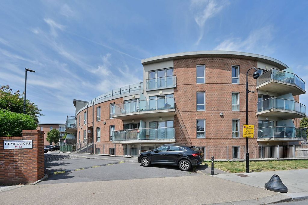 Property photo 1 of 9