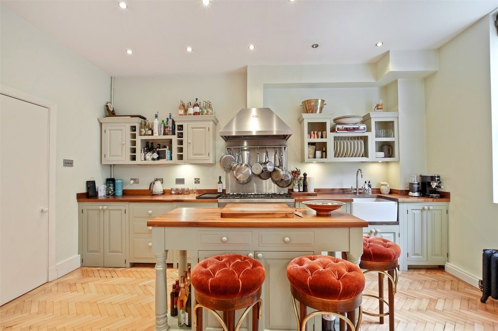 Property photo 1 of 13 Kitchen