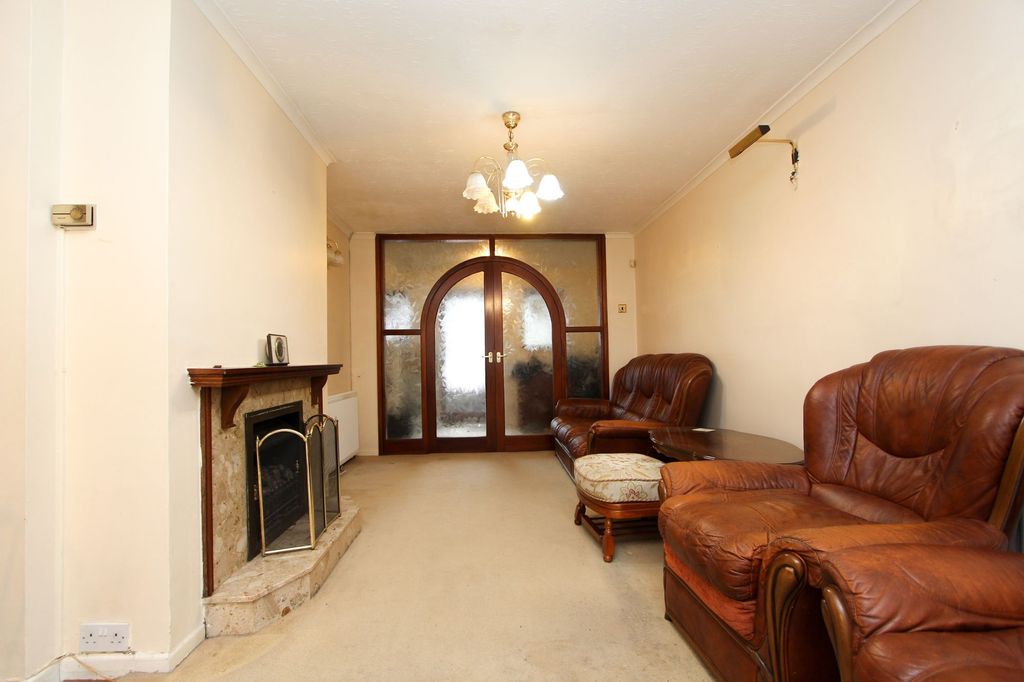 Property photo 3 of 24