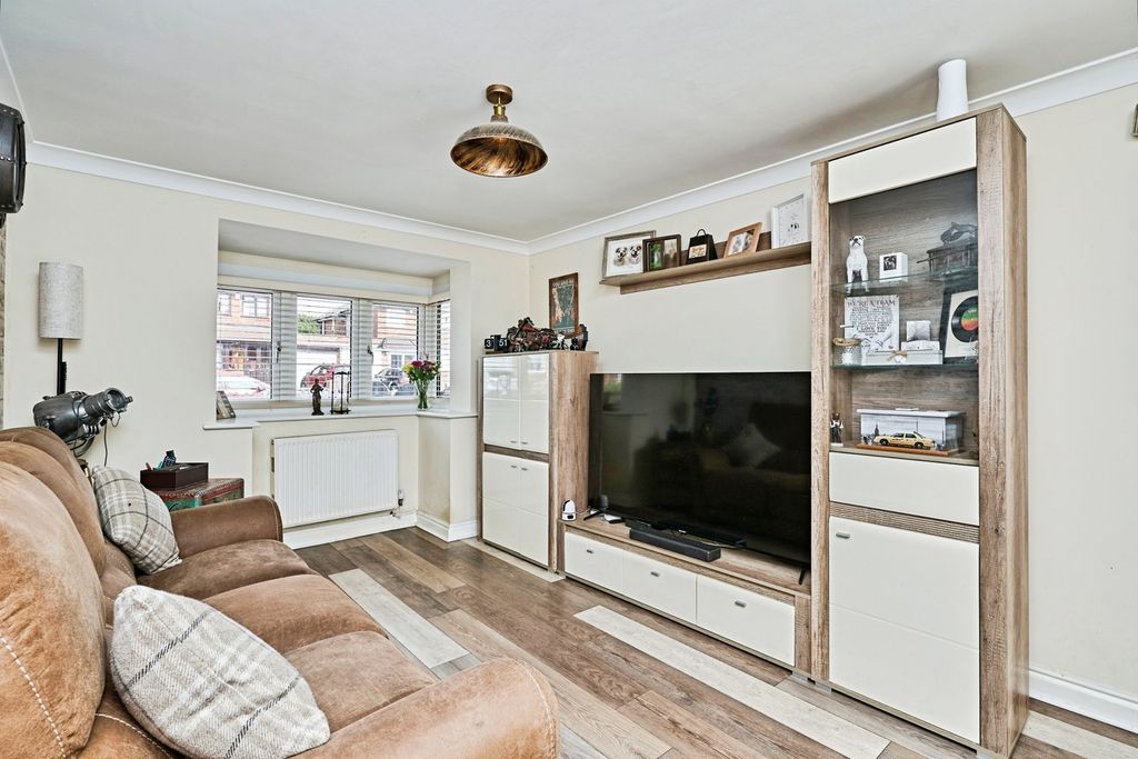 Property photo 3 of 20 Pbox-Img.Jpg
