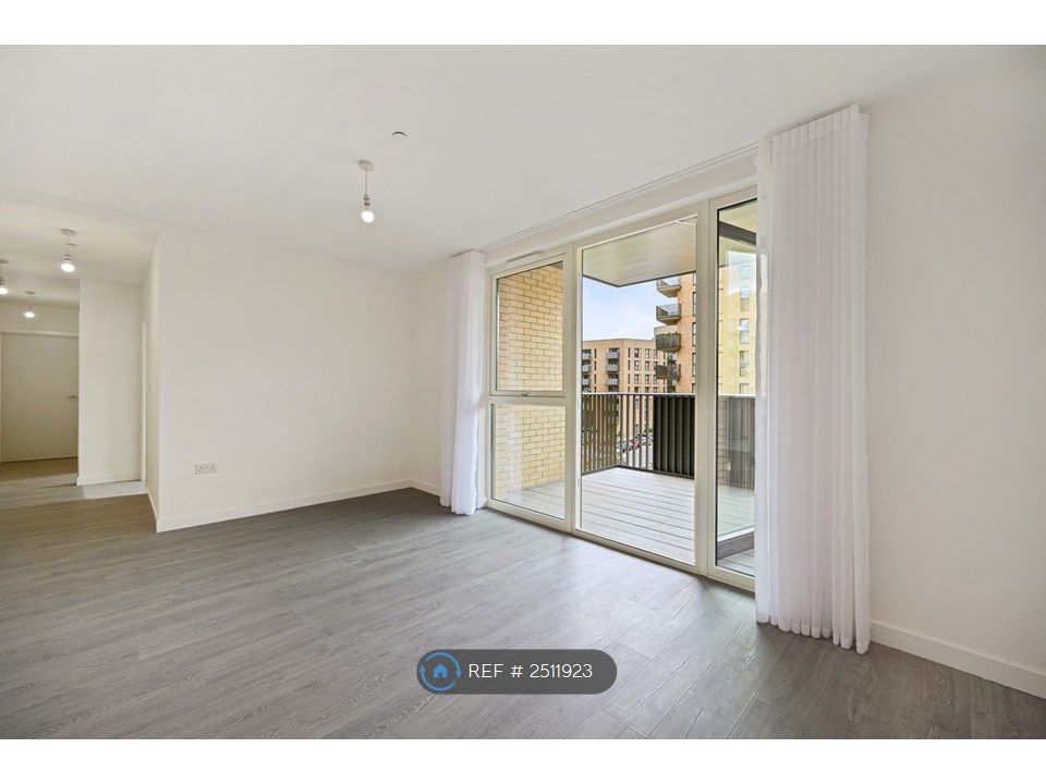 Property photo 2 of 15 Reception Room + Balcony