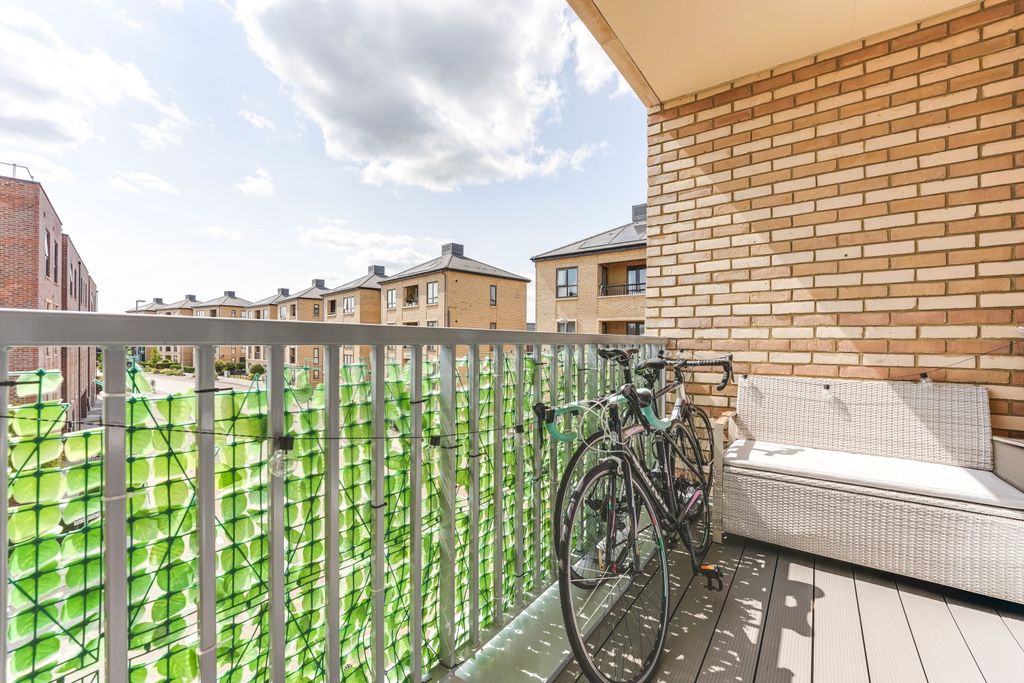 Property photo 3 of 12 Balcony
