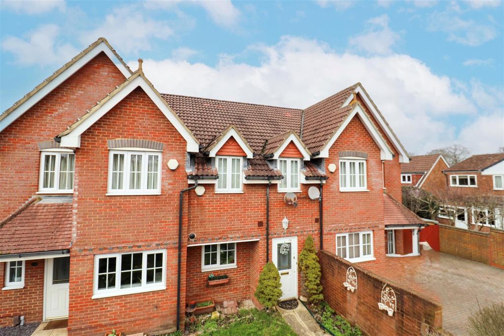 Property photo 1 of 18 Front