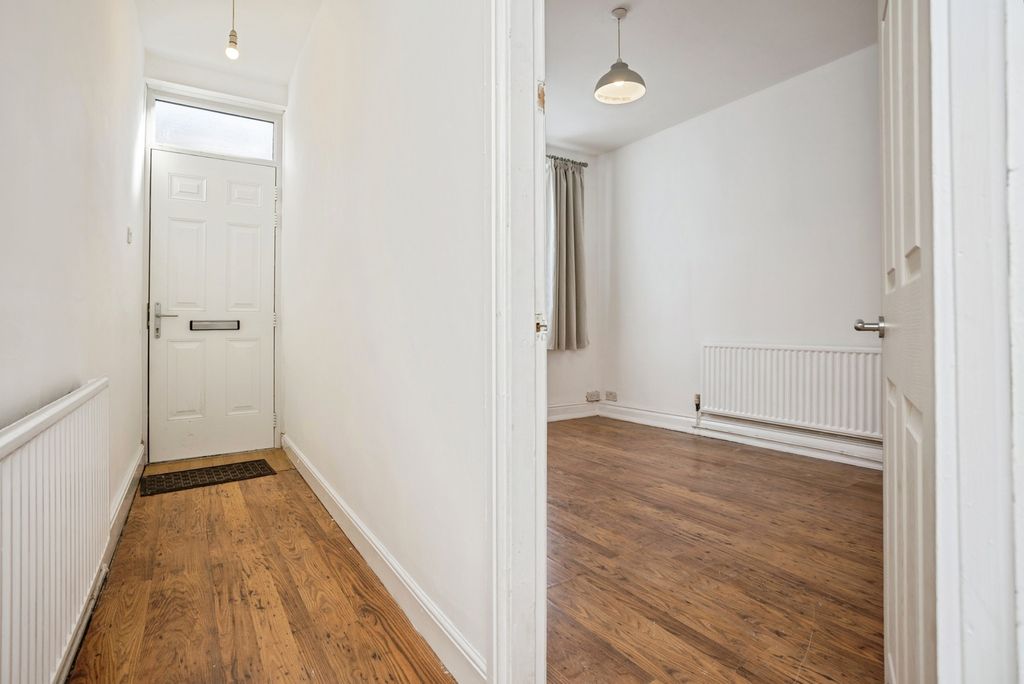 Property photo 2 of 17 Entrance Hallway