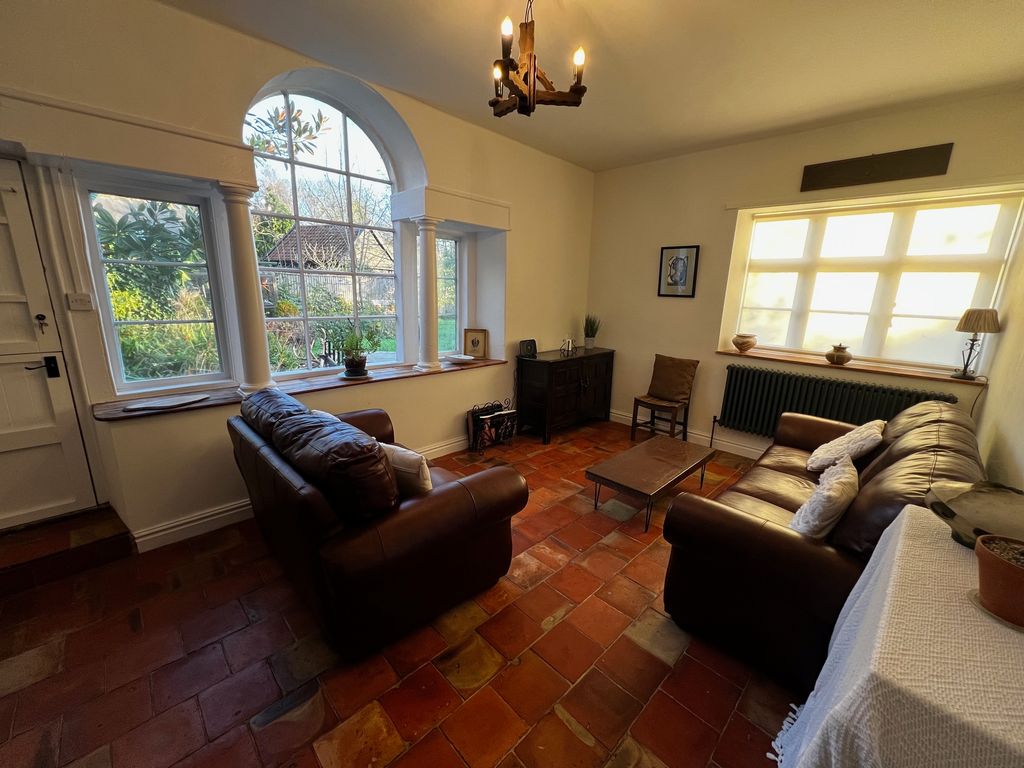 Property photo 3 of 11 Living Room