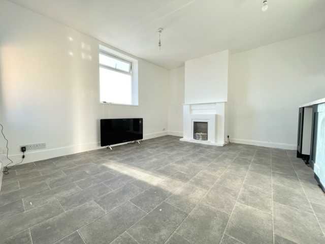 Property photo 2 of 10 Lounge/Kitchen