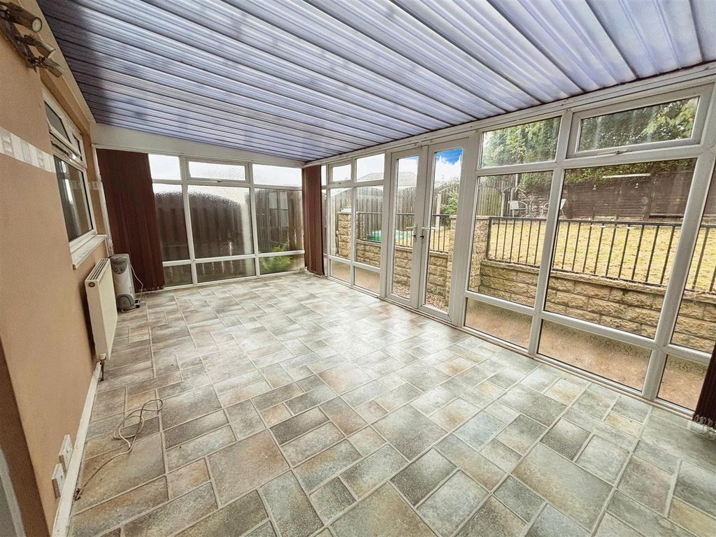 Property photo 2 of 18 Conservatory