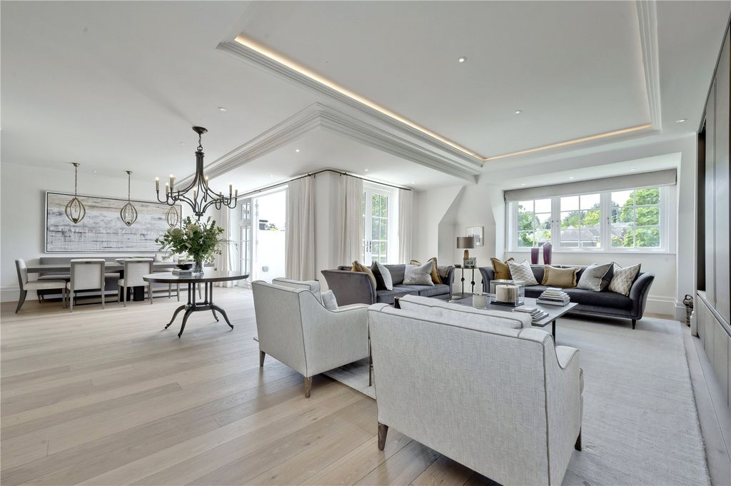 Property photo 3 of 9 Open Plan Living