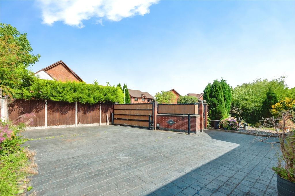Property photo 2 of 17 Picture No. 15