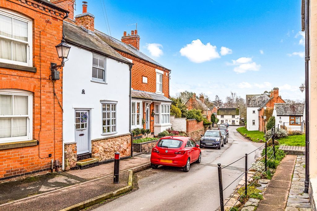 Property photo 1 of 32