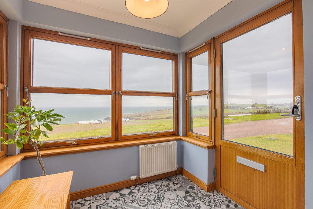 Property photo 2 of 15 Entry