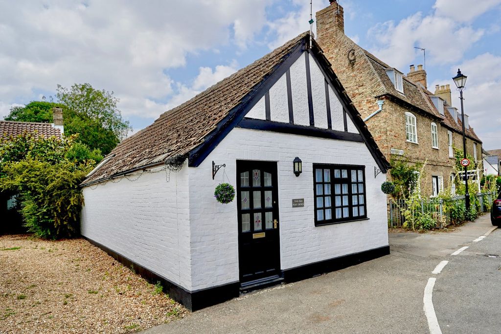 Property photo 1 of 12