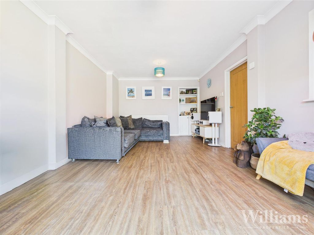 Property photo 3 of 19 Cam02861G0-Pr0394-Still001.Jpg