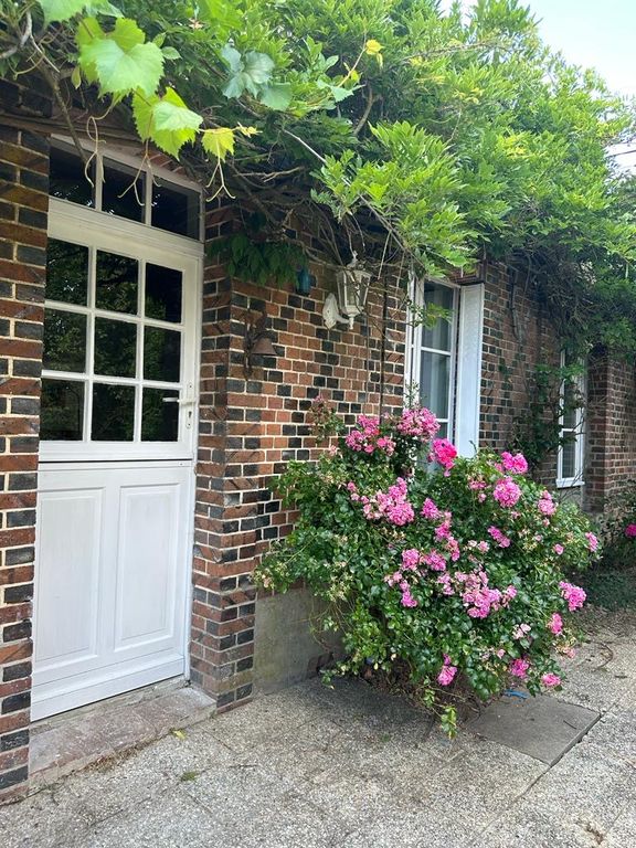 Property photo 2 of 30