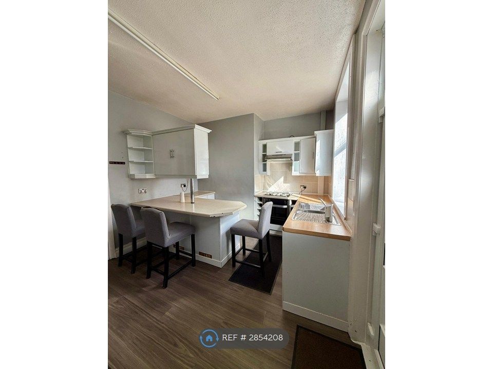 Property photo 3 of 10 Kitchen And Dining