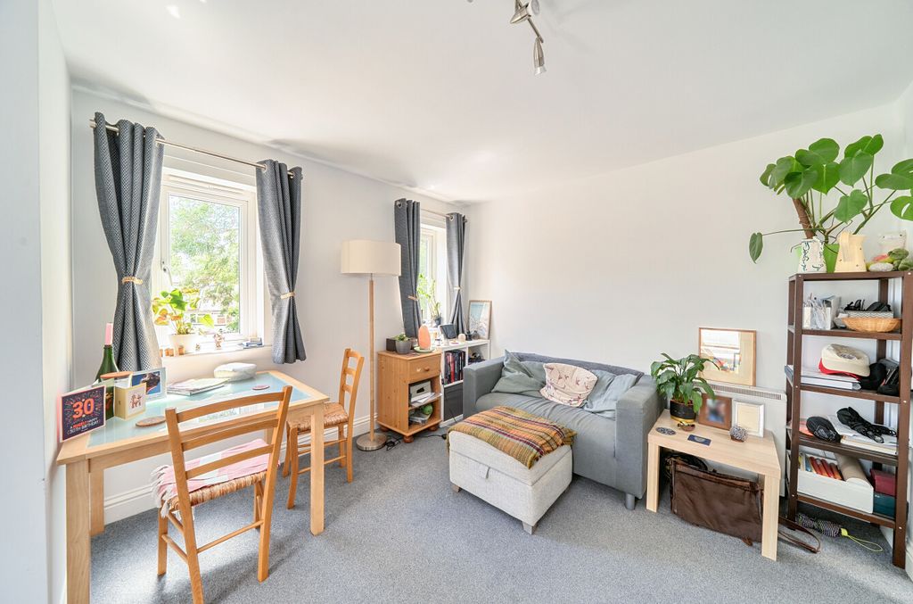 Property photo 3 of 12 Sitting Room