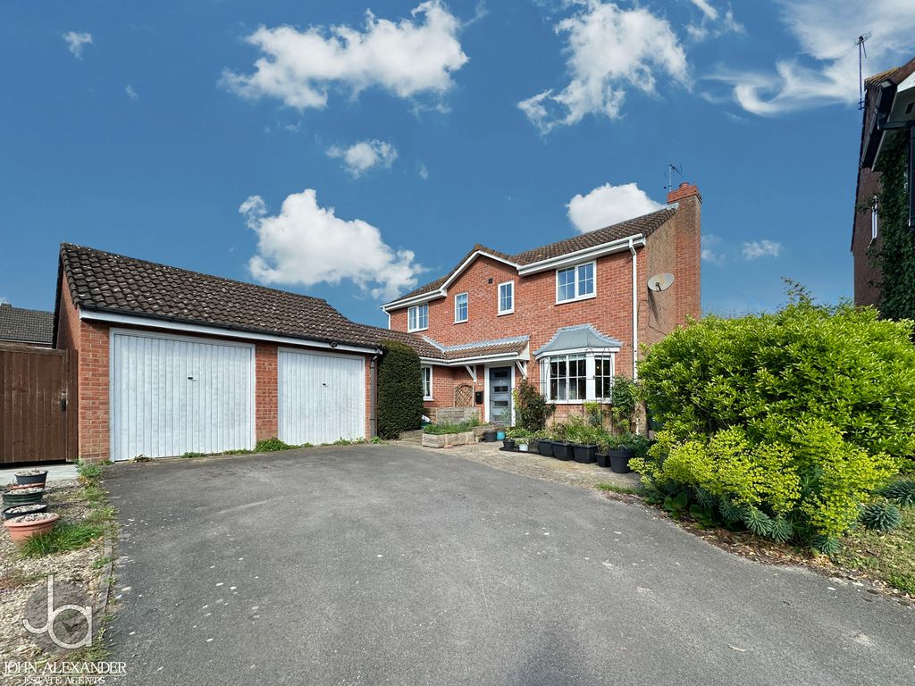 Property photo 1 of 32 20260420_092937151_0.5