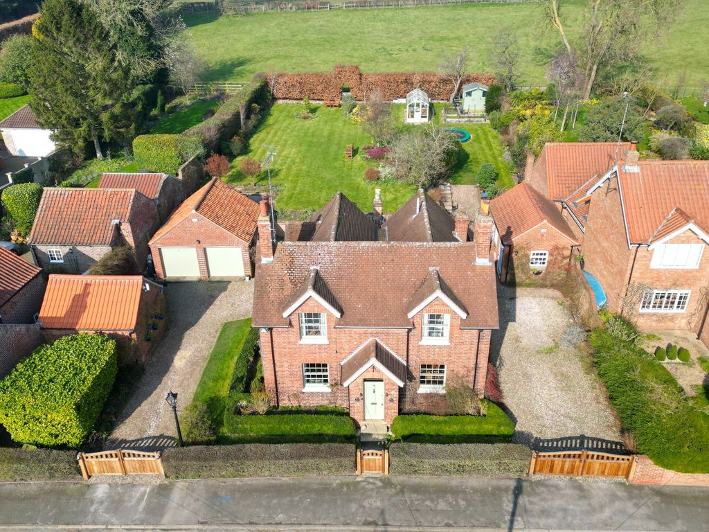 Property photo 1 of 28