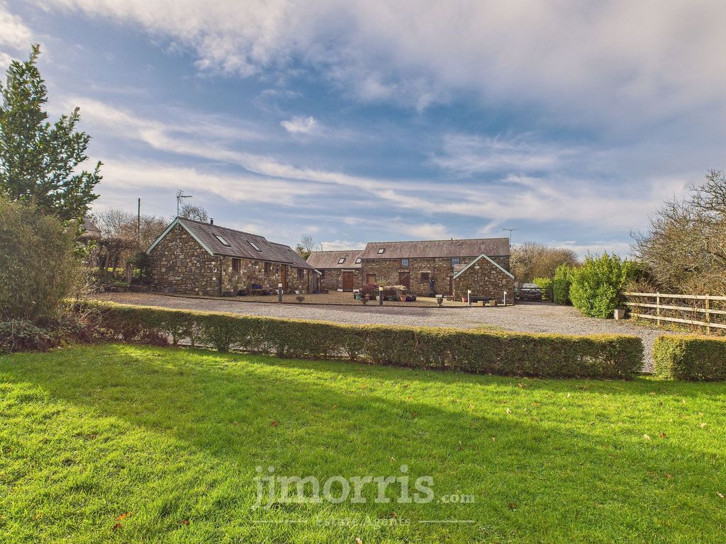 Property photo 1 of 44