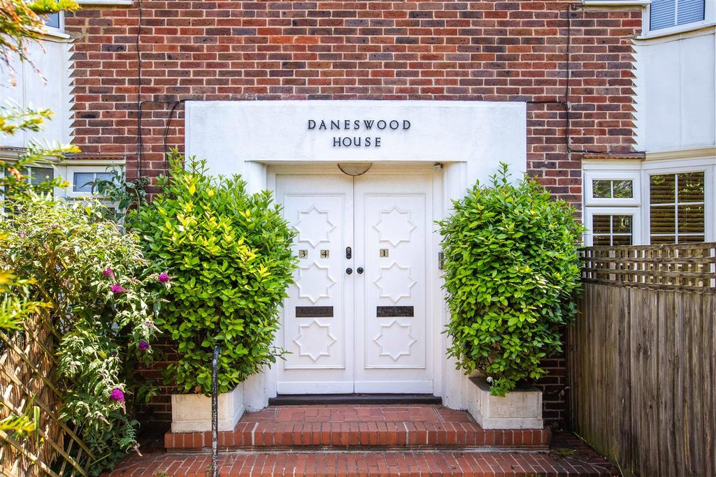 Property photo 1 of 13 Daneswood House-13.Jpg