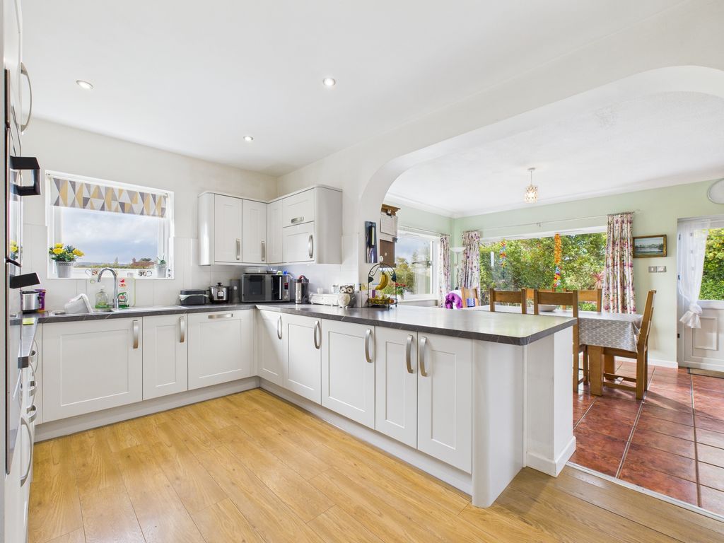 Property photo 2 of 23 Kitchen