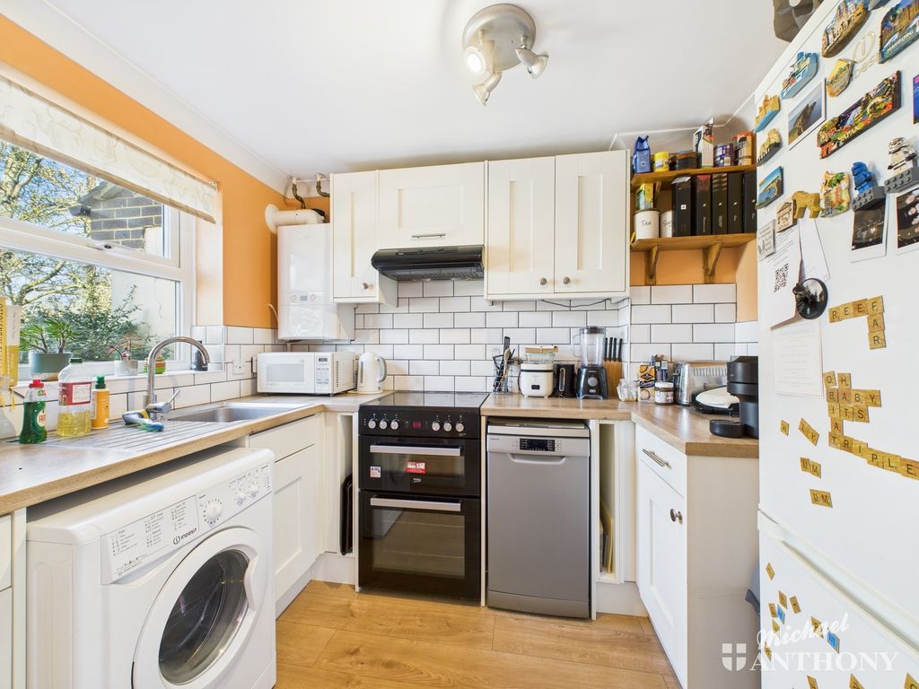 Property photo 2 of 9 Cam02773G0-Pr0266-Still011