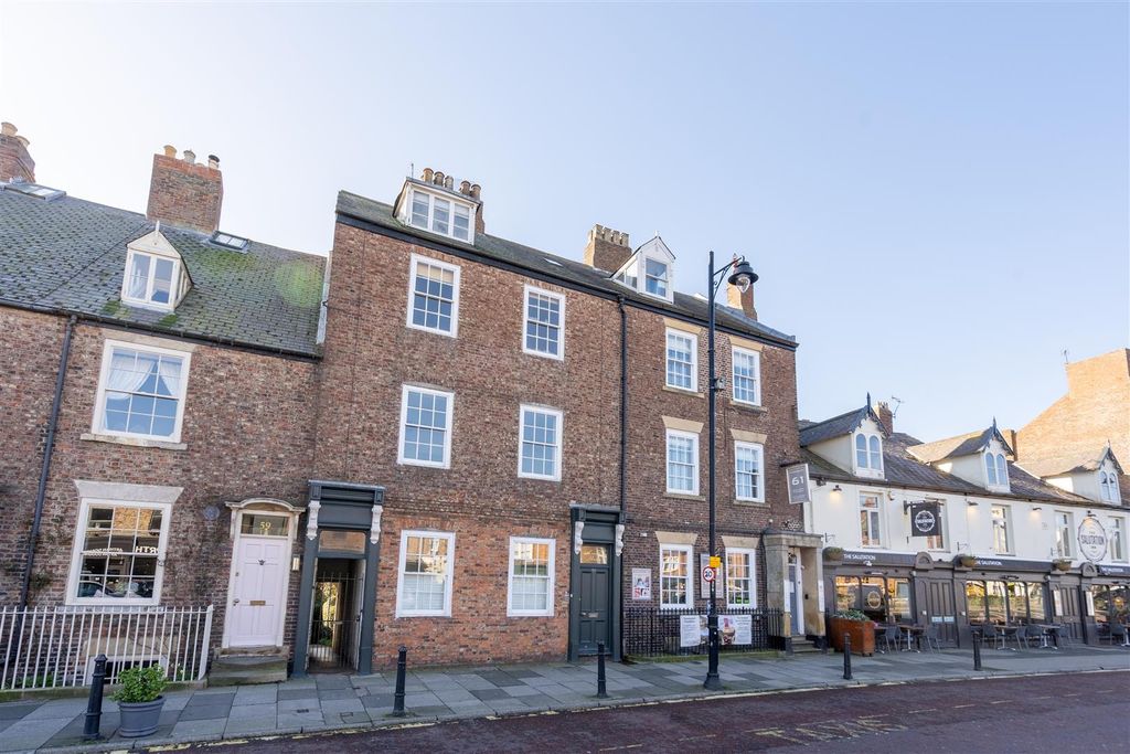 Property photo 1 of 14 External