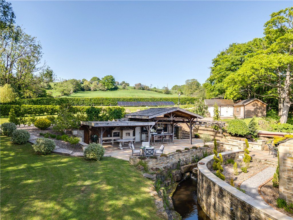Property photo 2 of 60 Stunning Gardens