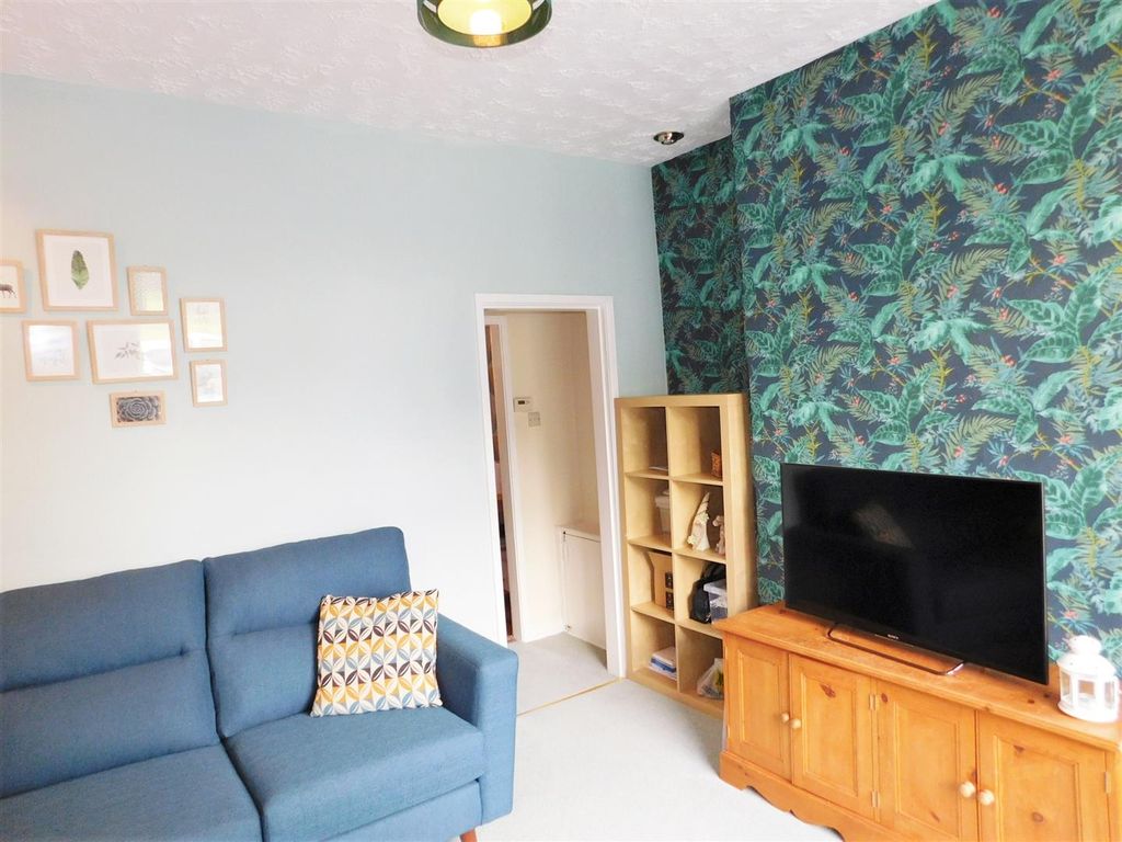 Property photo 3 of 14 Living Room