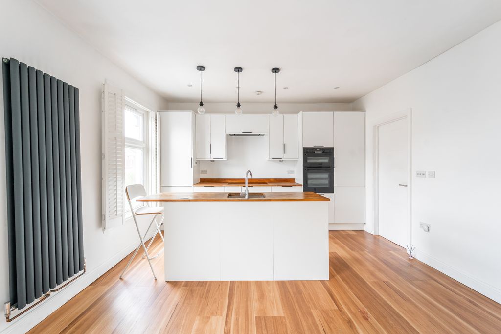 Property photo 3 of 10 Ndb07652