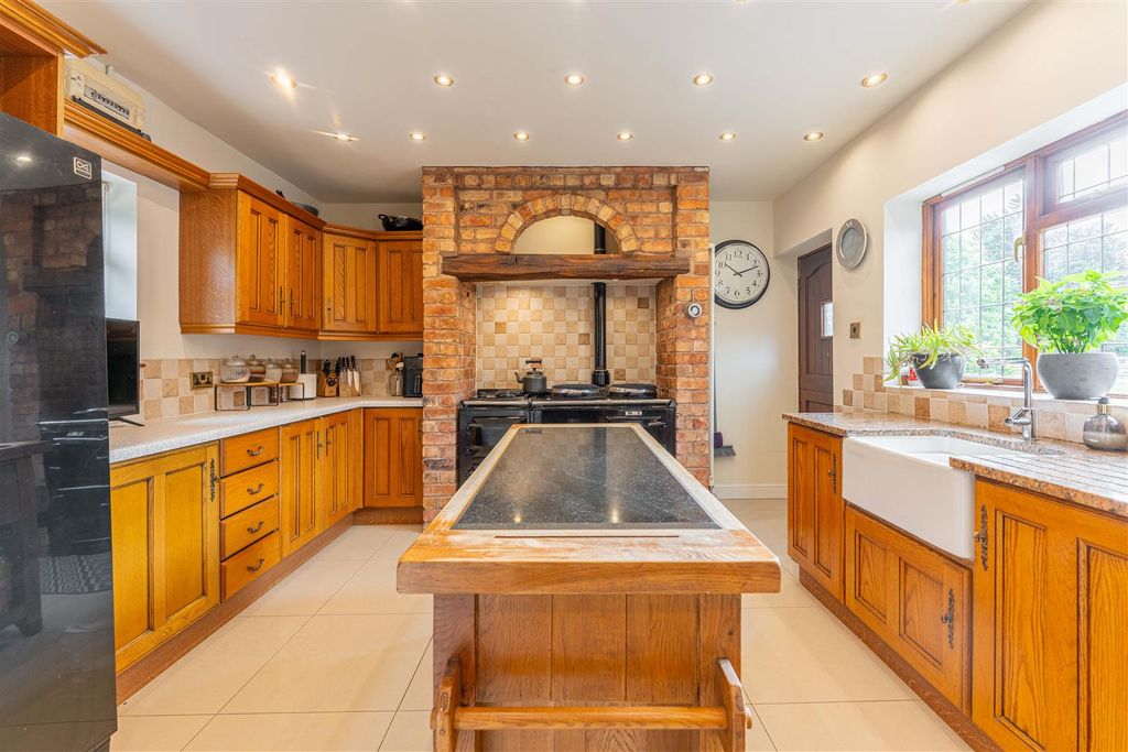 Property photo 3 of 41 Willow Cottage - Creative House Studio 00243-Hdr.J