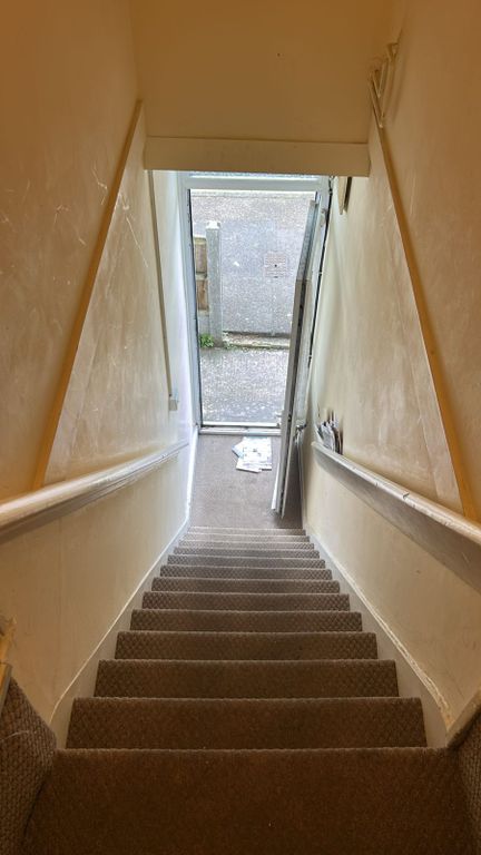 Property photo 2 of 7 Gallery