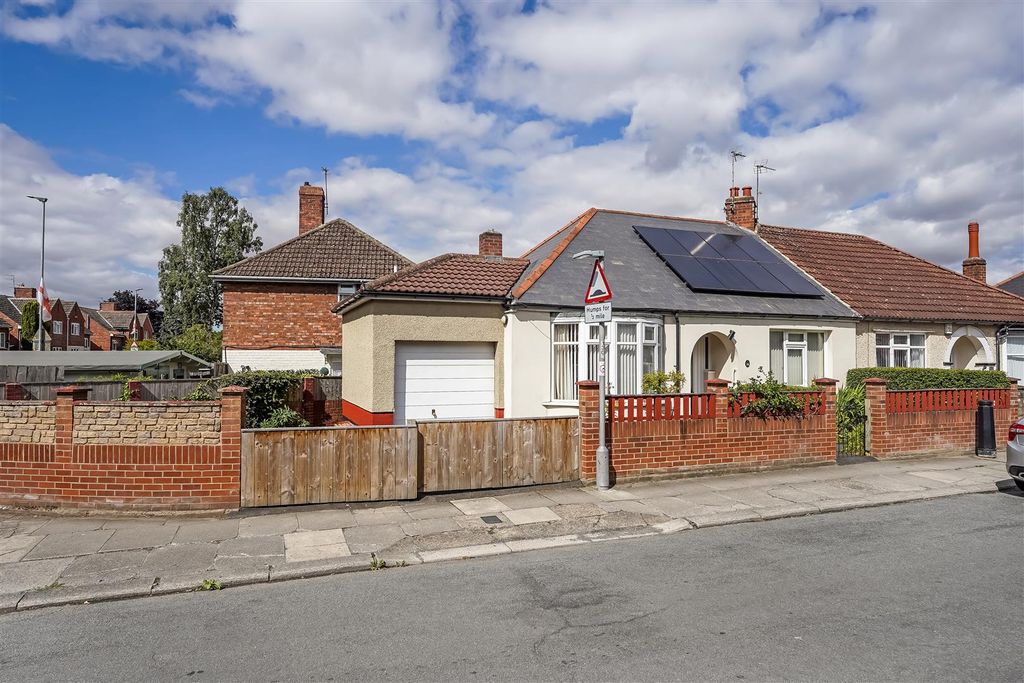 Property photo 1 of 11 External