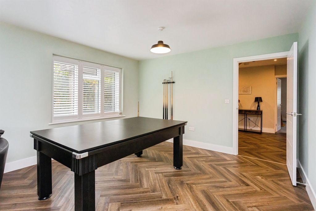 Property photo 3 of 34