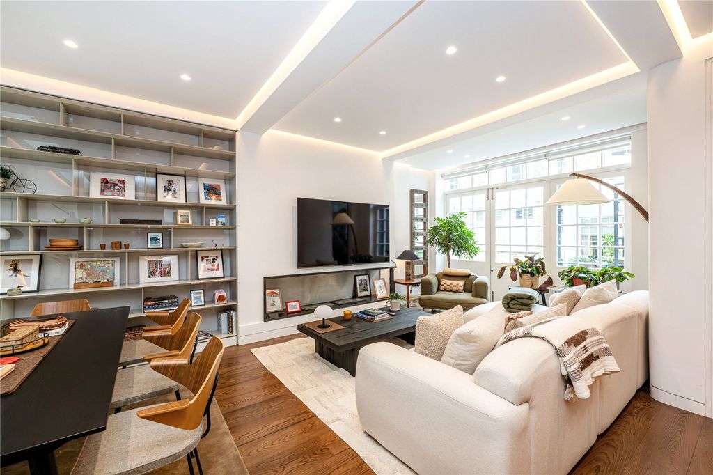 Property photo 1 of 19 Reception