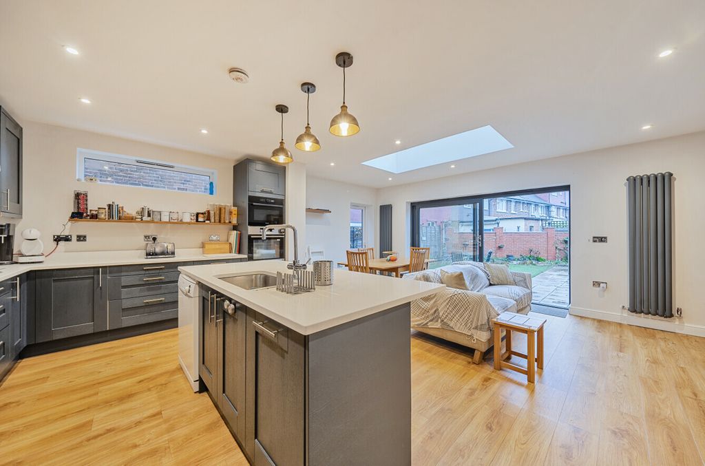 Property photo 3 of 30 Picture No. 65